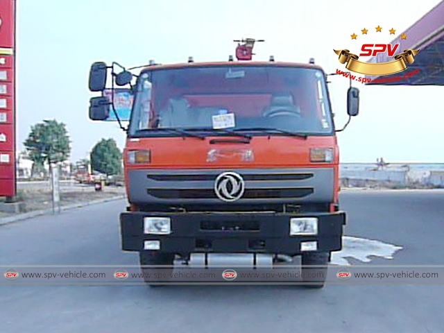 Front view of Water Bowser with fire pump-Dongfeng